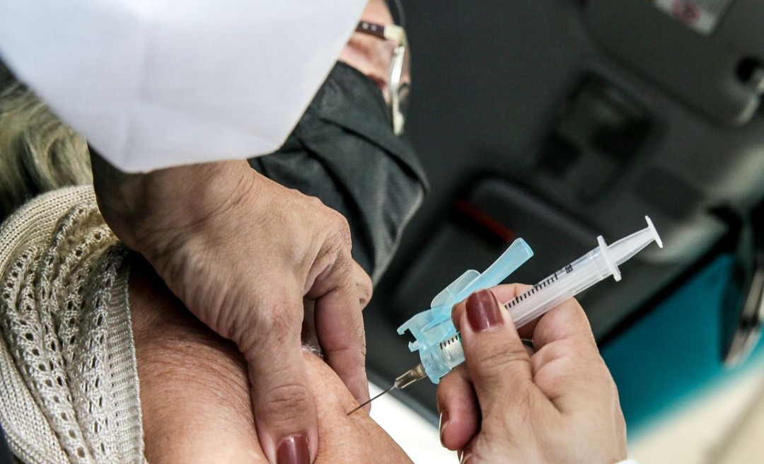 Pessoas com comorbidades começaram ser vacinadas nesta segunda-feira em Rio Branco